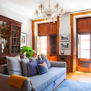 Apartment Alfama Terrace With Authentic Xviii Tiles And Historic Notes 3 Bedrooms & 2 Bathrooms Ac, Lisbon