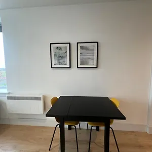 https://apt-london-luxury-heathrow-airport.brighton-hotels-england.com